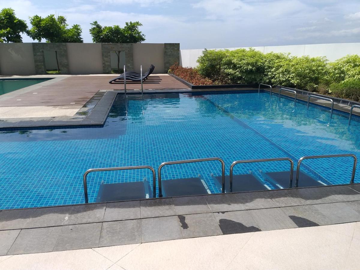 Mactan Newtown With Sun Set And Garden View Aparthotel Cebu Exterior foto
